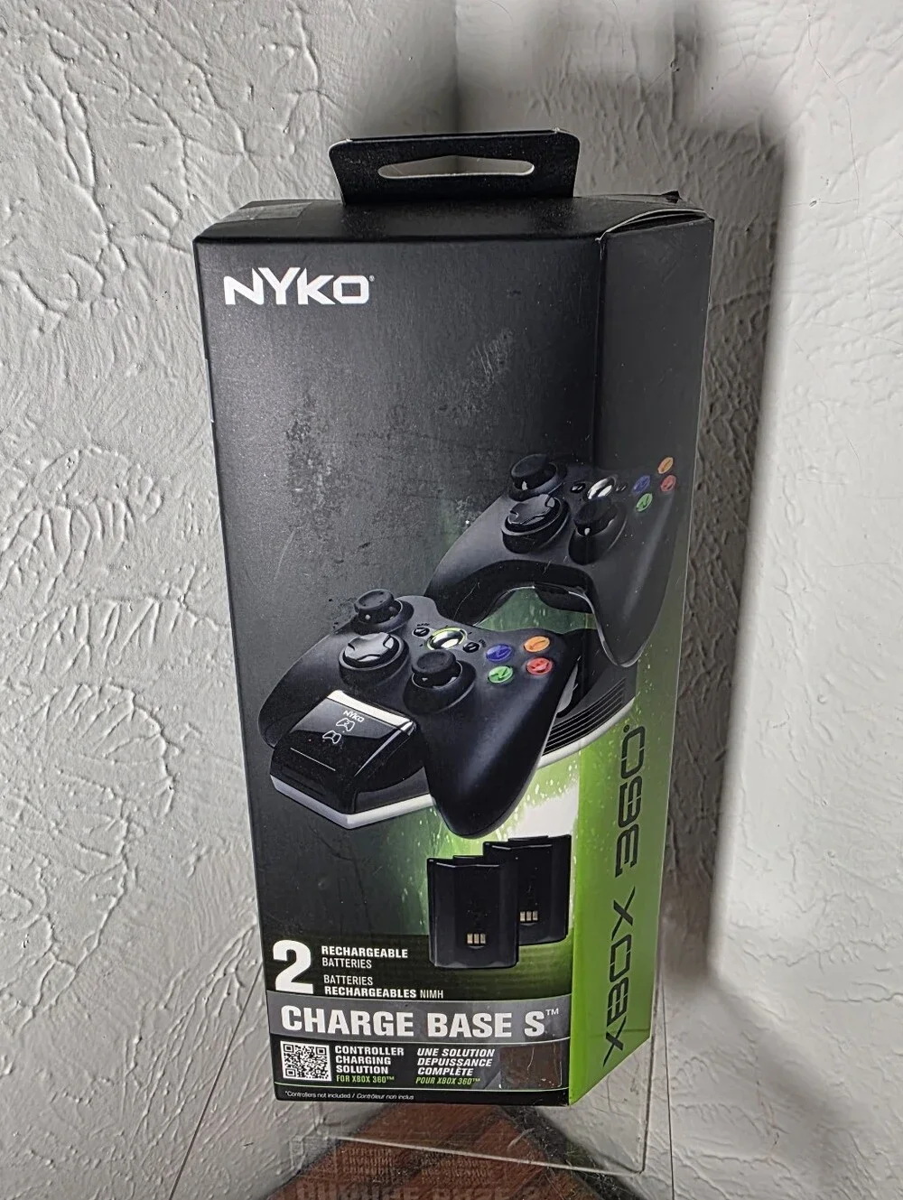 Nyko Charge Base S Recharges Wireless Controllers 2 NiMH Batteries XBOX 360 NEW